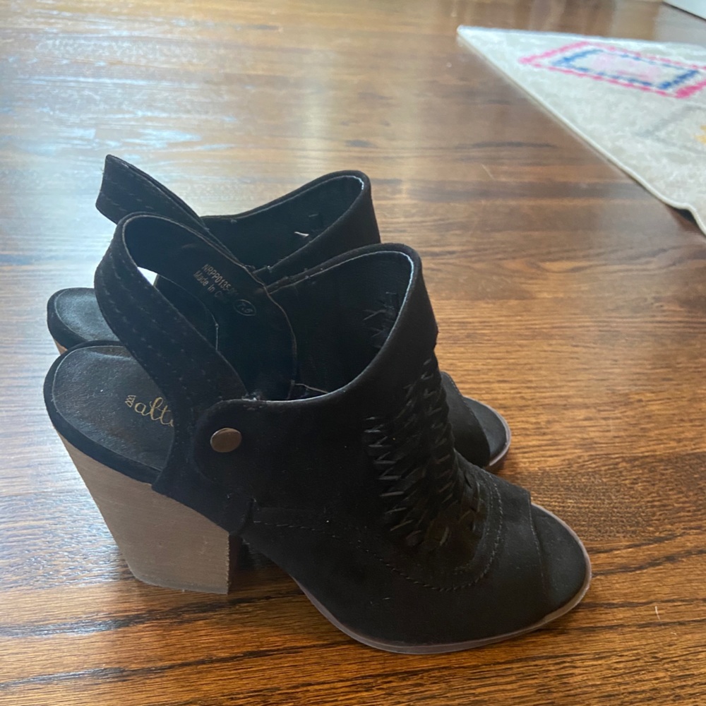 Altar’d state wedges